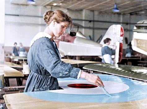 Captivating Pictures Of Women Working In Britain S Factories During Wwi