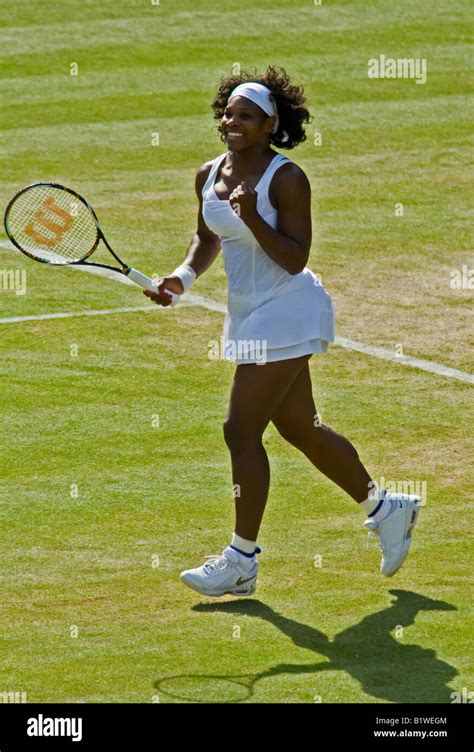 SERENA WILLIAMS Winning At Wimbledon Stock Photo Alamy