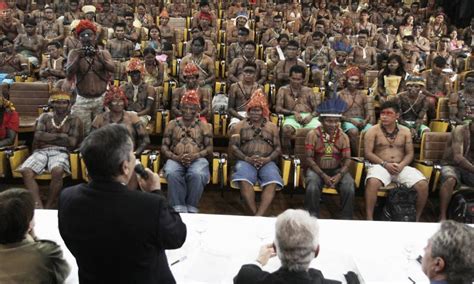 Indios Invadem Congresso Nacional - Veja mais imagens de índios no Congresso Nacional - Jornal O Globo