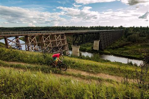 Alberta's Iron Horse Trail - Tourisme Alberta