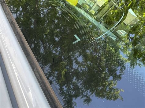 Hood Design Flaw Causing Windshield Cracks? | Jeep Gladiator (JT) News