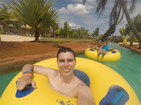 Hot Beach ou Thermas dos Laranjais qual parque escolher em Olímpia PÉ NA ESTRADA