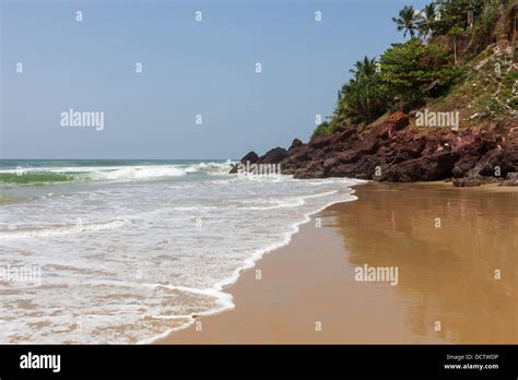 Varkala beach resort on a sunny day. Kerala. India Stock Photo - Alamy