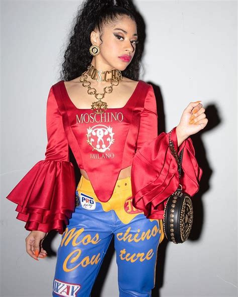 Mmirandalaurenn Hennessy Carolina In Moschino Fashion Moschino