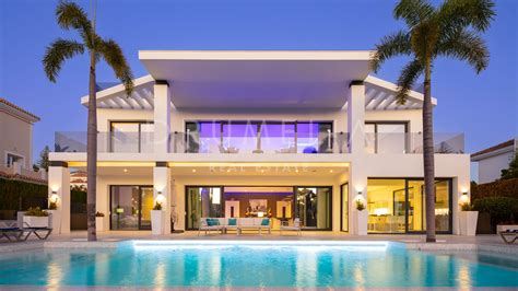 Striking New Modern Luxury Villa For Sale In Aloha Nueva Andaluc A