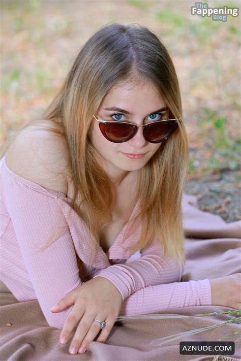 Woodsy Delight Sexy And Nude Photoshoot Posing Her Sexual Boobs Ass And Pussy AZNude