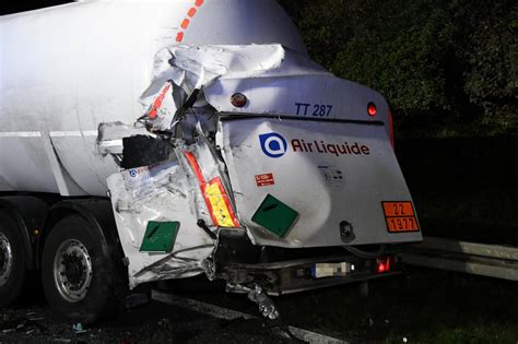 A Bei Oelde Nrw Bmw Und Lkw Prallen Gegen Gefahrgut Transporter