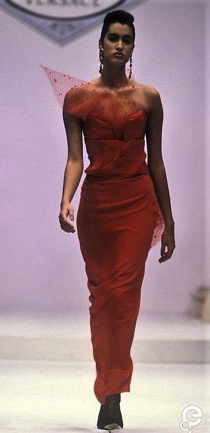 Yasmeen Ghauri Gianni Versace Spring Summer 1990 Couture Gianni