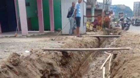 Pipa Milik Pdam Limau Kunci Rusak Akibat Proyek Pembangunan Drainase Di