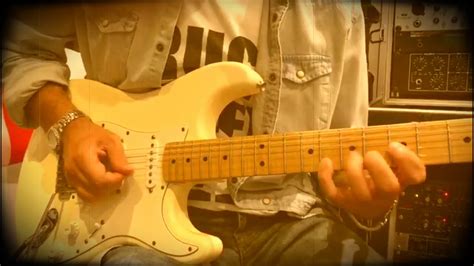 Sultans Of Swing Guitar Solo Dire Straits Mark Knopfler Mexican Stratocaster Youtube