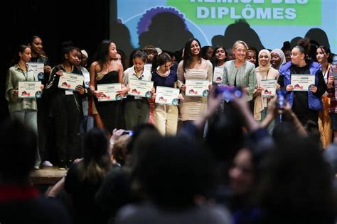 Élisabeth BORNE on Twitter Très fière d être aux côtés des jeunes