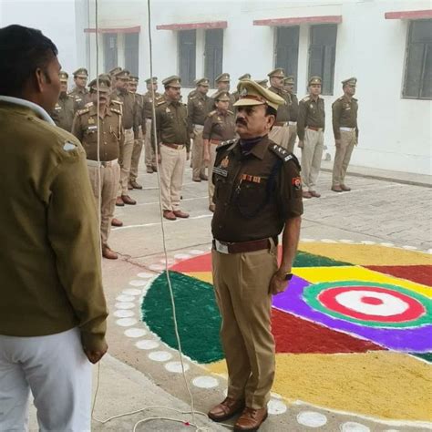 आगरा पुलिस लाइन परेड ग्राउंड में धूम धाम से मनाया गया देश का 75वा