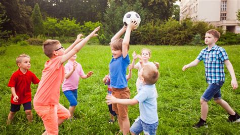 Physical Activity For Children: 5 Health Benefits Of Outdoor Activities ...