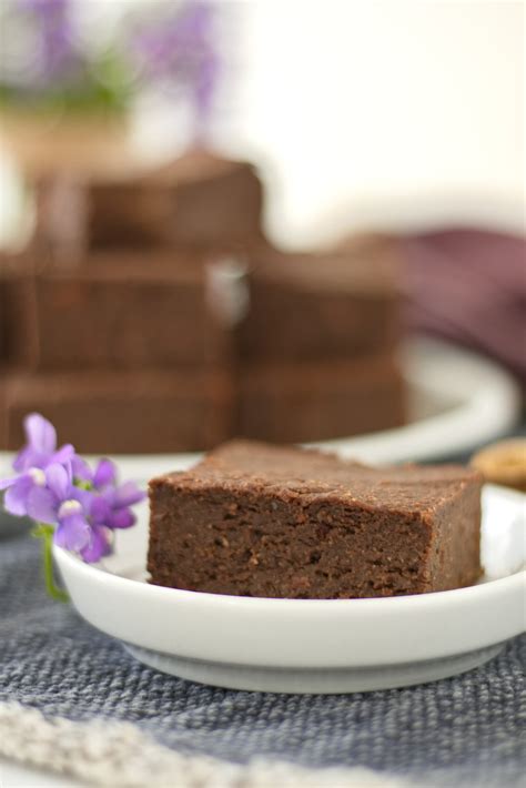 Vegane und glutenfreie Süßkartoffel Brownies mit Datteln gesunder