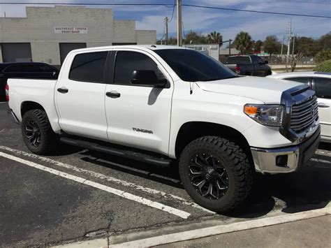 Toyota Tundra Custom Wheels Fuel Assault 20x9 0 ET 20 Tire Size 315