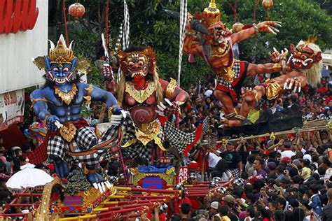 Indonesia Festivals 2021 | Top 10 Biggest Festivals in Indonesia - Indonesia Tours