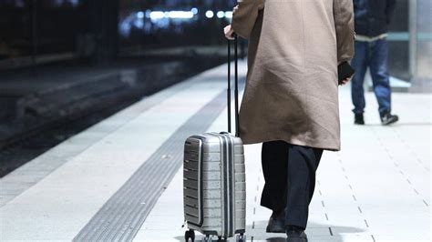 Technische St Rung Behoben Zugverkehr Im Hamburger Hauptbahnhof Rollt