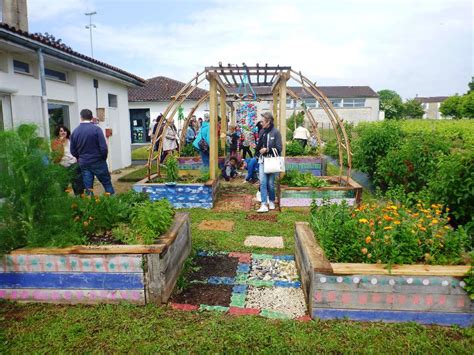 Le jardin pédagogique partagé de lécole maternelle Sud Ouest fr