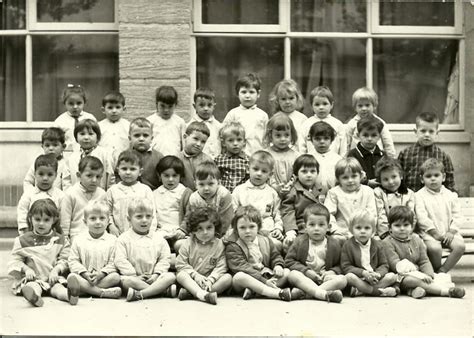 Photo de classe 1ère section de maternelle de 1966 Ecole Cité Louis