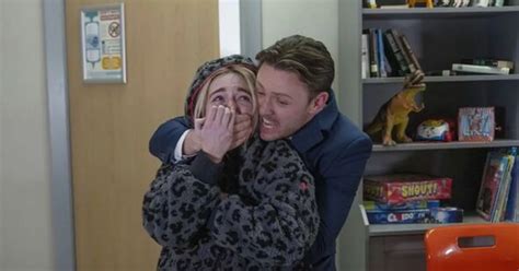 Itv Coronation Street Fans Fume As The Spot Same Issue With Lauren