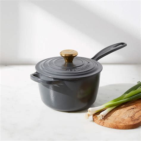 Le Creuset Signature Qt Graphite Grey Enameled Cast Iron Saucepan