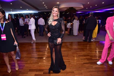 Milene Domingues Rafa Brites E Mais Famosas Prestigiam Premia O Em