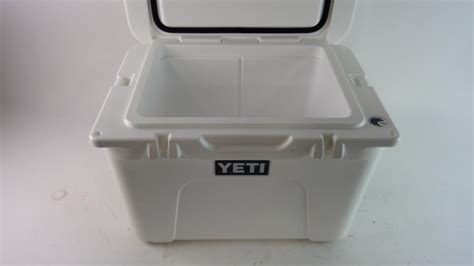 Yeti 35 Cooler | Property Room