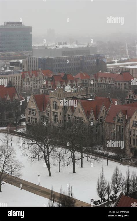 A view of the University of Chicago campus during a winter snow storm ...