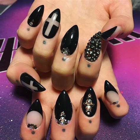 33 Goth Nail Art Ideas Perfect For New Year S Eve Goth Nails Goth Nail Art Gothic Nails