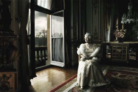 The Queen Annie Leibovitz Photo 144273 Fanpop