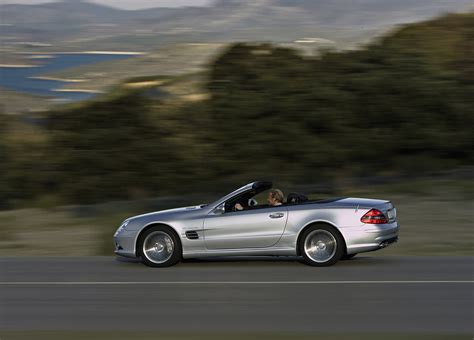 Mercedes-Benz SL55 AMG (2006) - picture 8 of 28