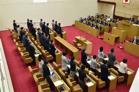 千葉・市原市前議長「名誉傷付けられた」訴訟検討 辞職勧告決議 毎日新聞