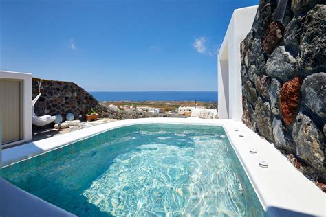 Mellow Luxury Cave Santorini | Accommodation | Discover Greece