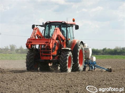 Zdjęcie traktor Siew kukurydzy 2016 id 640096 Galeria rolnicza agrofoto