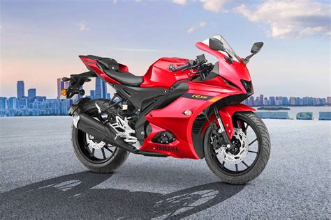 Yamaha R15 V4 Metallic Red Price Images Mileage Specs And Features