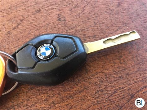 BMW key fob emblem / roundel replacement - BIMMERtips.com