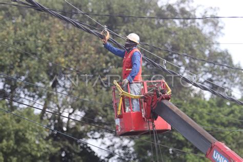 PROYEKSI PENJUALAN LISTRIK 2022 ANTARA Foto