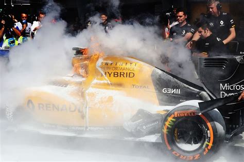 5 times F1 cars caught fire in the pit lane