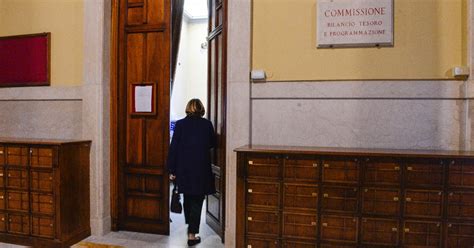 La Manovra Arriva In Parlamento Ma Non Trova Quasi Nessuno Quando