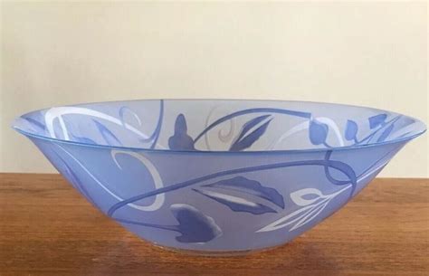 Arcoroc France Blue White Floral Swirl Frosted Glass Large 10 5 Serving Bowl Luminarcarcoroc