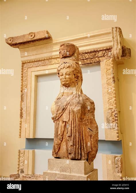 Caryatid From The Siphnian Treasury Delphi Archaeological Museum