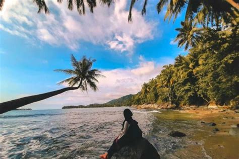 Pantai Air Manis Padang Informasi Lokasi Harga Dan Tips