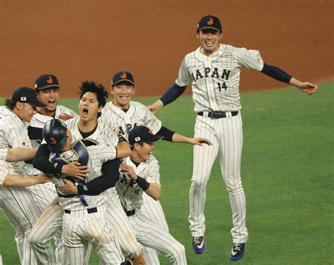 【wbc日本優勝】佐々木朗希＆宮城大弥の『21歳仲良しコンビ』も笑顔で「最高！」：中日スポーツ・東京中日スポーツ