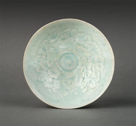 Southern Song Qingbai Porcelain Bowl With Floral Design Asian