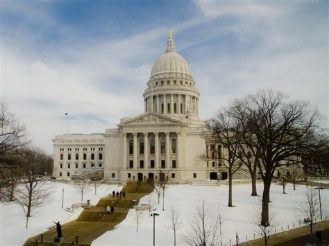 Wisconsin Explorer: Wisconsin State Capitol - Madison