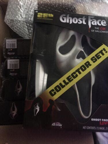 Scream Ghostface 25th Anniversary Collector Set Mask And Knife Bundle