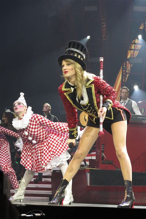 Pin by Amee on Miss Taylor Swift | Taylor swift red tour, Taylor swift