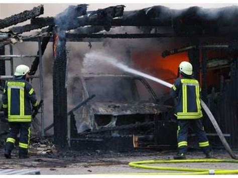 Delmenhorst Feuer Auf Dem Gel Nde Eines Friedhofs