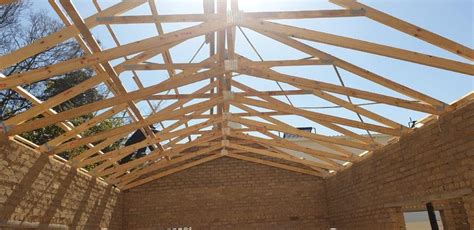 Exposed Scissor Trusses for New Cottage Roof – ECO Built