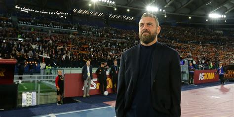 De Rossi Rinnova Con La Roma Ufficiale La Durata Del Nuovo Contratto